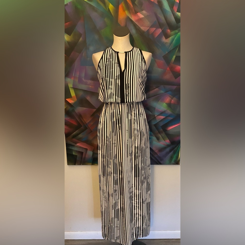 Black & White Anstract Striped “White House Black Market” Maxi Dress- Size 4